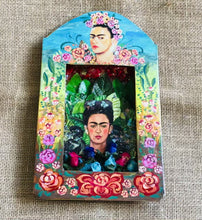 Load and play video in Gallery viewer, Frida Shrine 26cm with Flowers - Mexican Folk Art
